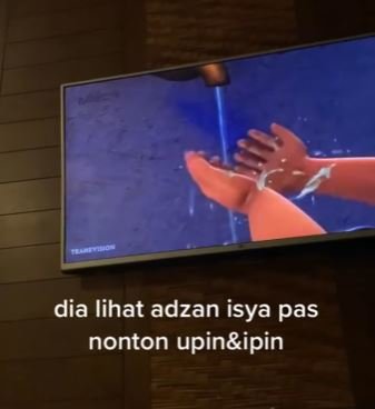 gegara upin ipin bocah ini praktikkan sholat padahal non muslim