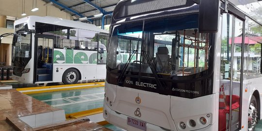 Menhub Budi Jajal Bus Listrik Karya Anak Bangsa Jadi Transportasi Delegasi KTT G20
