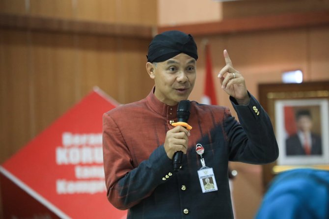 gubernur jawa tengah ganjar pranowo