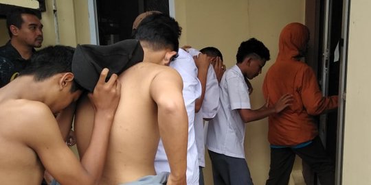 Modus Pura-Pura Tawuran, Belasan Siswa SMK di Palembang Begal Pemotor