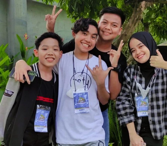 masuk top 8 ini potret kece hasby dangdut academy 5