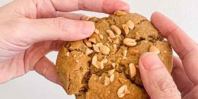 Sempurnakan Waktu Bersantai dengan Kelezatan Peanut Butter and Jelly Cookies