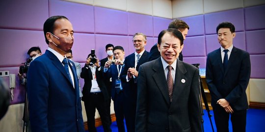 Jokowi Ingatkan Asean Tetap Waspada Meski Perekonomian Positif saat Dunia Krisis