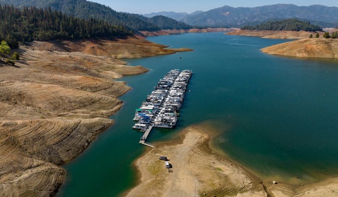 danau shasta surut 32 persen di california