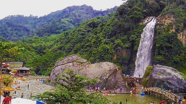 wisata sentul air terjun bidadari