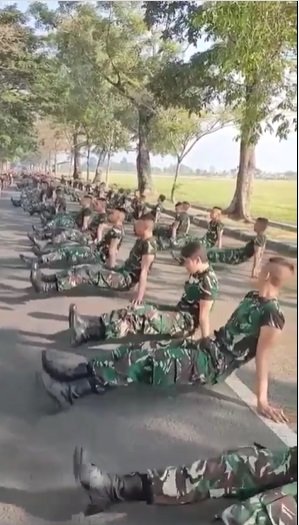 momen prajurit tni latihan penguatan otot dan kaki ternyata caranya begini