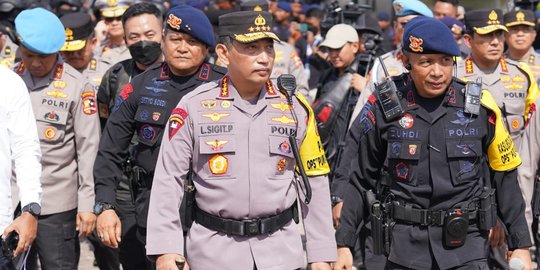 Tinjau Anggota Brimob Jaga KTT G20, Kapolri Sigit Ajak Makan Siang Bersama