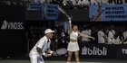 Keseruan Duel Gading-Wulan Guritno vs Dion Wiyoko-Enzy Storia di Tiba-Tiba Tenis