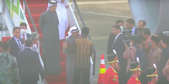 Jokowi sambut Kedatangan Presiden UEA di Bandara Adi Soemarmo