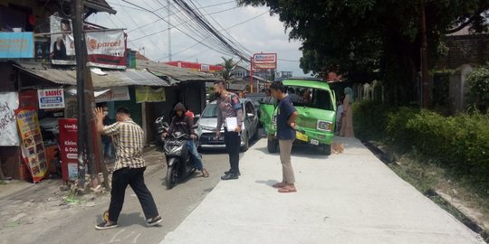 Jalan Sedang Dibeton, Tiga Angkot dan Mobil Kecelakaan Beruntun di Ciapus