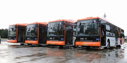 Menteri Bahlil Terima 5 Bus Listrik Foxconn-Indika untuk Dukung KTT G20 Bali