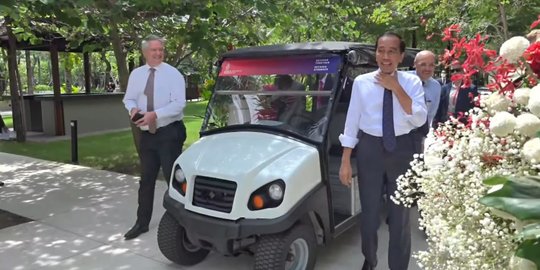 Jokowi Antar Tamu KTT G20 Naik Mobil Golf untuk Makan Siang