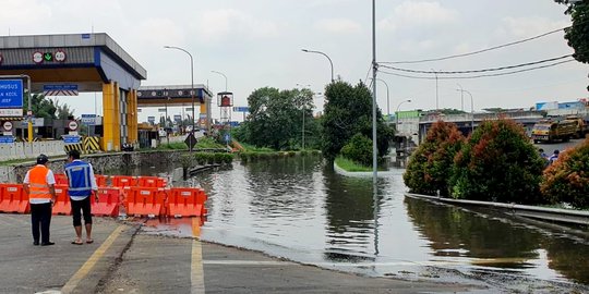 Banjir Rendam Kawasan Sekitar Pintu Tol Bitung, 554 KK Mengungsi