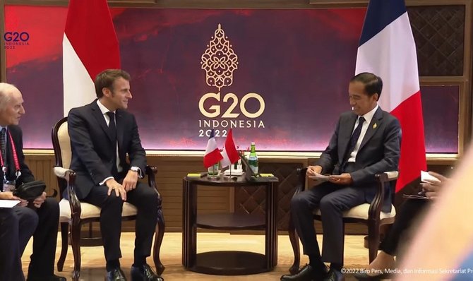 jokowi dan emmanuel macron