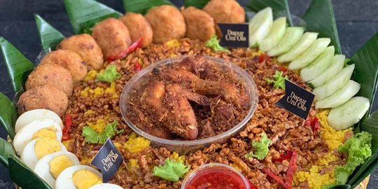 Cocok Buat Acara Kantor Sajian Nasi Kuning Tampah Ini Bisa Dimakan