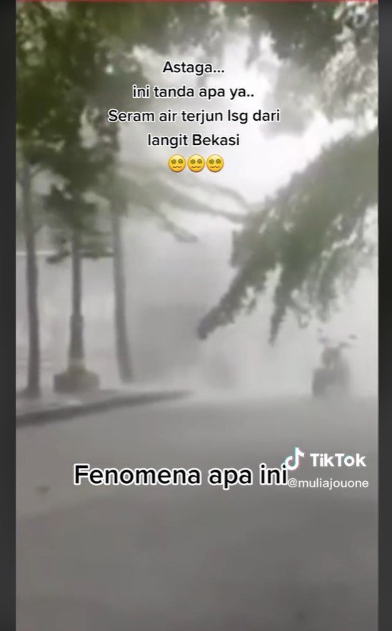 cek fakta viral hujan disebut air terjun dari langit di bekasi ini faktanya