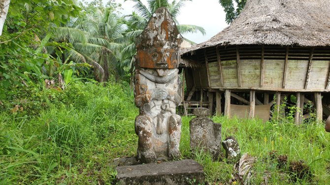 berkunjung ke situs batu megalitik hiligoe simbol kebangsawanan suku nias