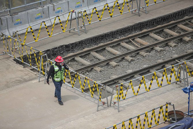 penemuan rel trem era kolonial belanda di proyek mrt glodok