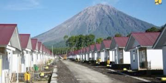 Seluruh Penyintas Erupsi Semeru Ditarget Terima Kunci Hunian Relokasi pada Akhir 2022