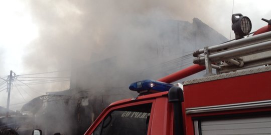 Gudang Pupuk di Tangerang Terbakar, Penyebab Masih Diselidiki