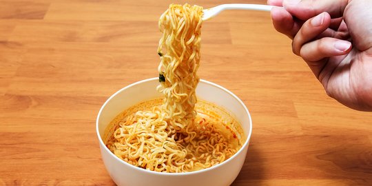 Makanan Instan untuk Anak Kost yang Wajib Distok, Tak Cuma Mi