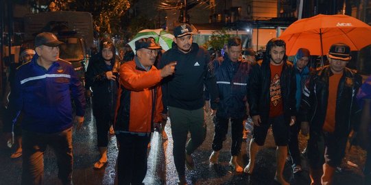 Netizen Pergoki Bekas Infus di Lengan Bobby Saat Tinjau Banjir hingga Dini Hari