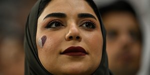 cantik tertangkap kamera saat laga qatar vs ekuador