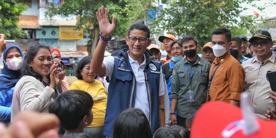 Sandiaga Uno Luncurkan Budidaya Lele di Rusun Tanah Tinggi