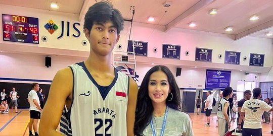 Gagah dan Tampan, Ini Putra Diah Permatasari Jago Bermain Basket