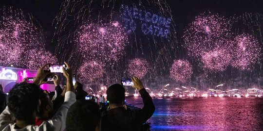 Ribuan Kembang Api Hiasi Langit Doha Saat Pembukaan Piala Dunia 2022