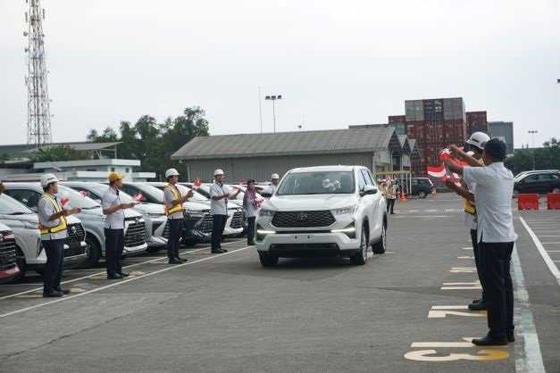 all new toyota kijang innova zenix diproduksi di karawang jawa barat