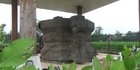 Batu Yoni 'Raksasa' Tapal Batas Istana Majapahit Ditemukan, Ada di Tengah Sawah
