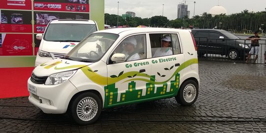 Gunakan Mobil Listrik untuk Operasional, Barito Pacific Dukung Transisi Energi RI