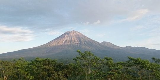 Gunung Semeru Mengalami 28 Kali Letusan Selama 6 Jam