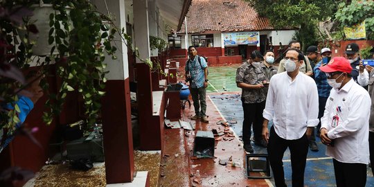 Mendikbudristek Tinjau Sekolah Rusak Akibat Gempa Cianjur