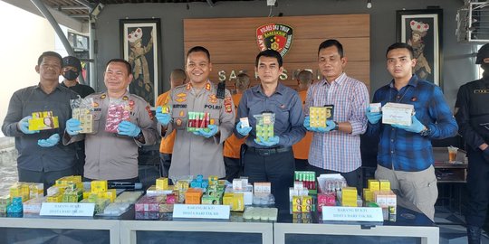 Polisi Bongkar Sindikat Penjual Kosmetik Ilegal