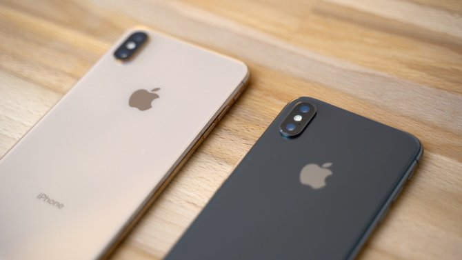 perbedaan iphone x dan xs