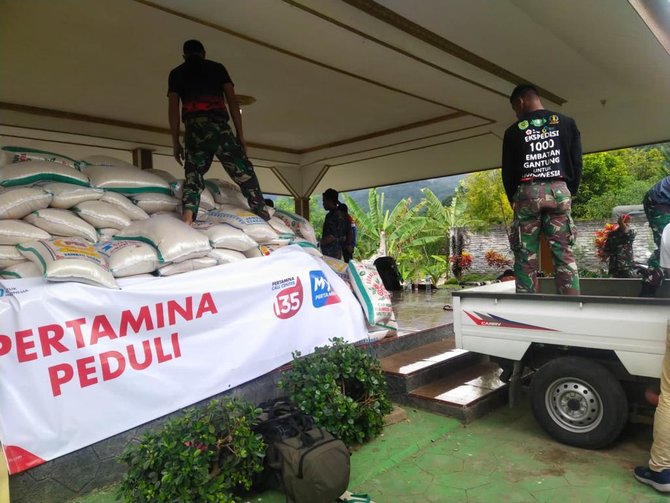 pertamina salurkan 12 ton beras bantu dapur umum untuk korban gempa cianjur