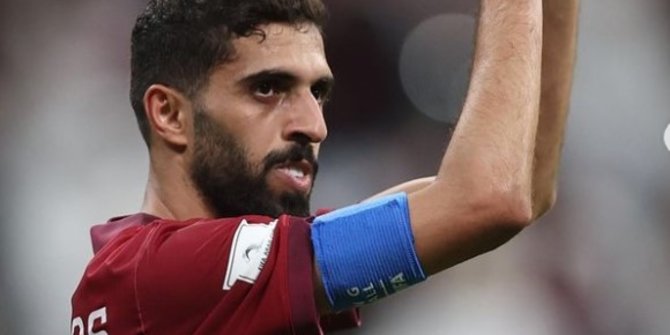 CEK FAKTA: TidaK Benar Kapten Timnas Qatar Pakai Ban Bendera Palestina di Piala Dunia