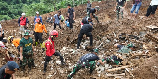 2.904 Relawan Bantu Penanganan Bencana Gempa Cianjur