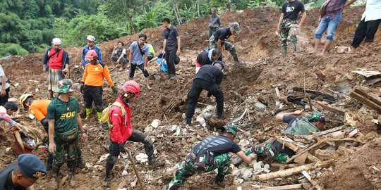 Kisah Bocah Azka Ditemukan Selamat di Samping Nenek yang Tewas Akibat Gempa Cianjur