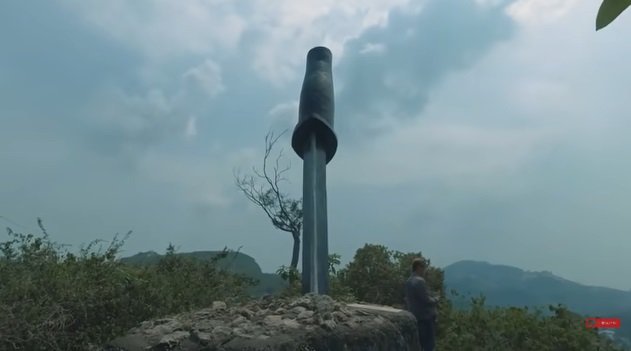 ada 039pedang039 raksasa menancap di atas bukit lokasinya tempat latihan kopassus