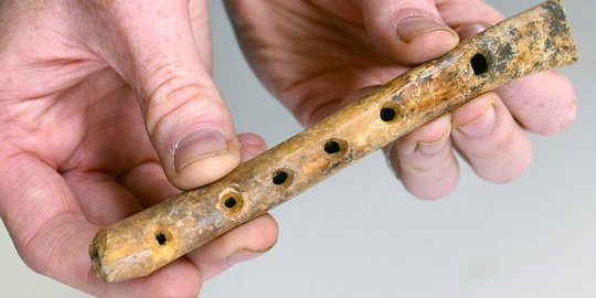 Arkeolog Inggris Temukan Seruling dari Tulang Hewan