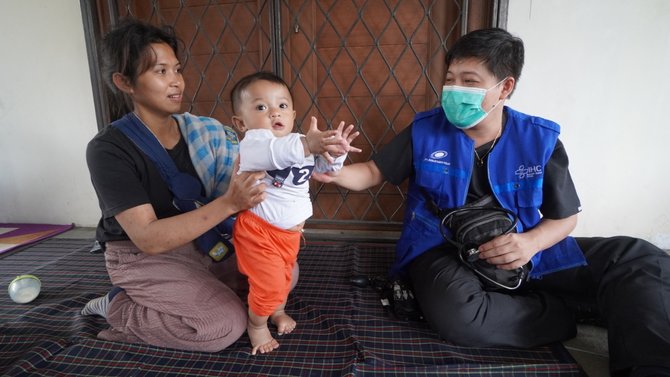 tim medis pertamedika ihc layani keluhan kesehatan warga