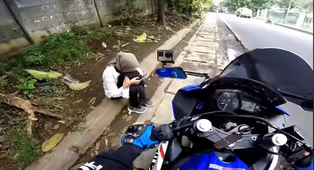 cerita sedih cewek pencari kerja interview gagal pulang jalan kaki tak punya ongkos