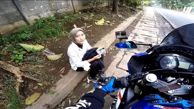 cerita sedih cewek pencari kerja interview gagal pulang jalan kaki tak punya ongkos