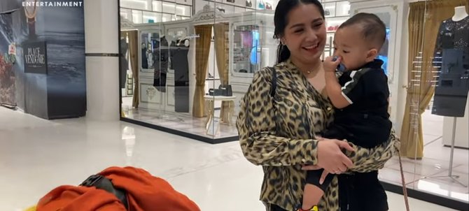 viral rayyanza bertemu fans di qatar ibu ibu sampai nangis