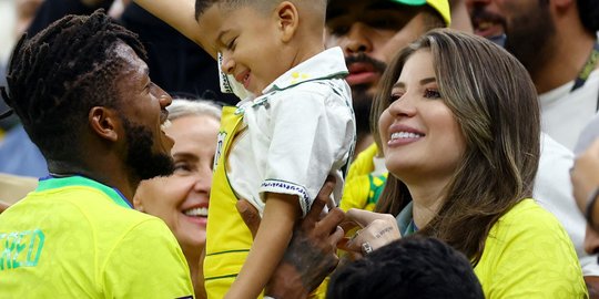 Pesona Monique Salum, WAGs Timnas Brasil Ahli Nuklir Jadi Suporter Piala Dunia 2022