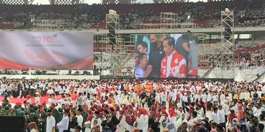 Di Depan Relawan, Jokowi Ungkap Ciri Pemimpin Mikirin Rakyat: Rambutnya Putih