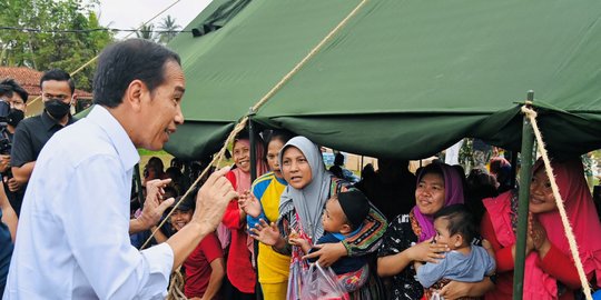 Jokowi: Jangan Sampai Pilih Pemimpin yang Senang Duduk di Istana yang AC-nya Dingin